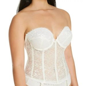 Carnival Vintage Lace Corset